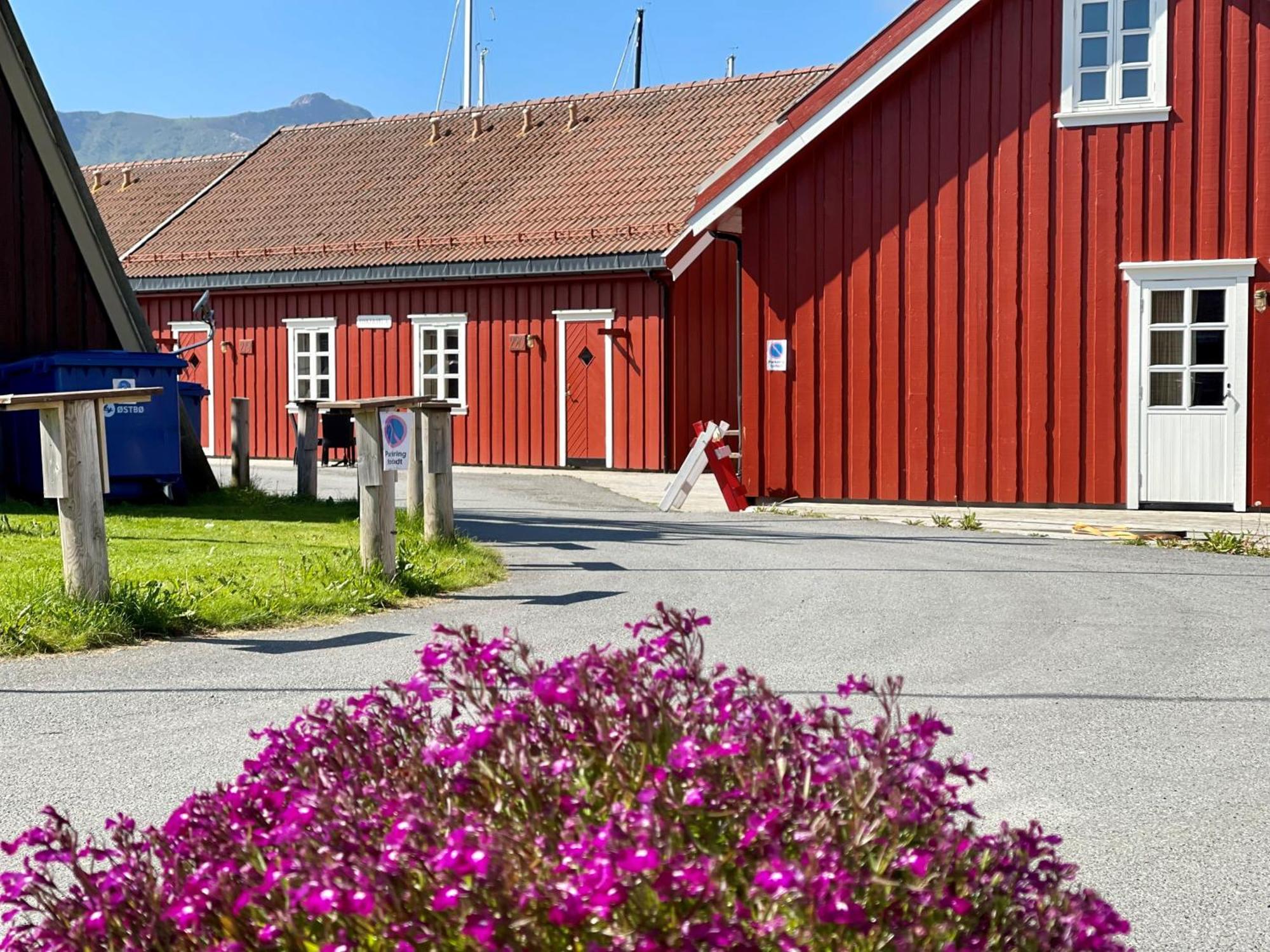 Anker Brygge Otel Svolvær Dış mekan fotoğraf The old school house